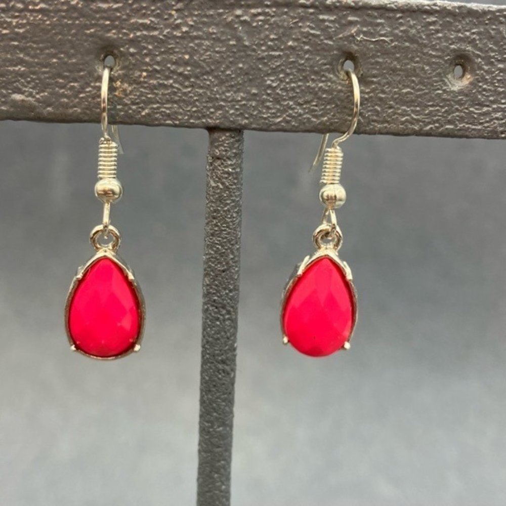 Dangle Pierced Earrings Silver Hot Pink Faceted Teardrop Barbie Retro Soft Girl